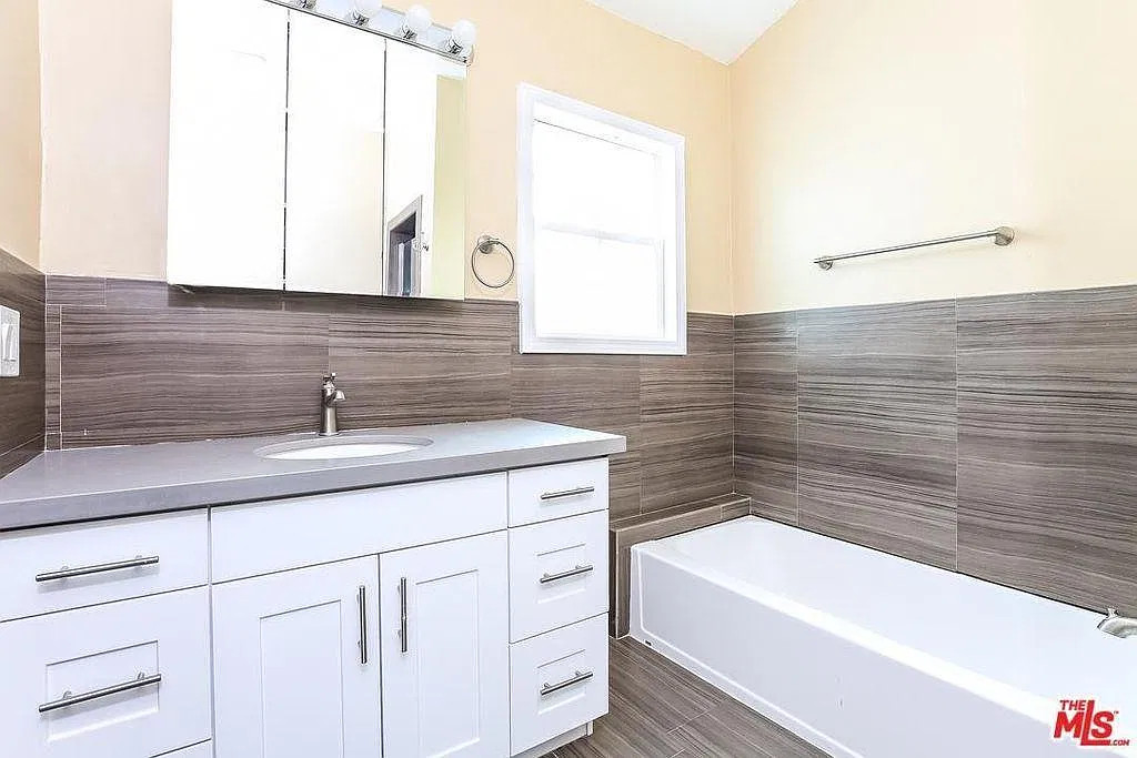 3 bed, 1600 sqft, $4,500 — Photo 3