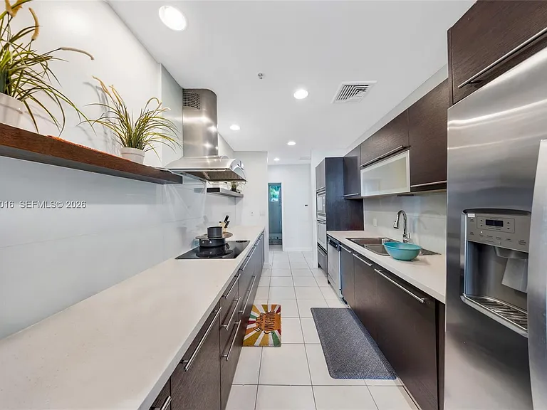 7928 East Dr #305 — Photo 8