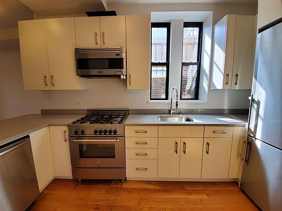 5th image of 184 Joralemon St APT 6B