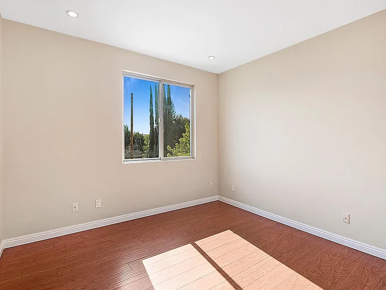 5303 Satsuma Ave #117 — Photo 8