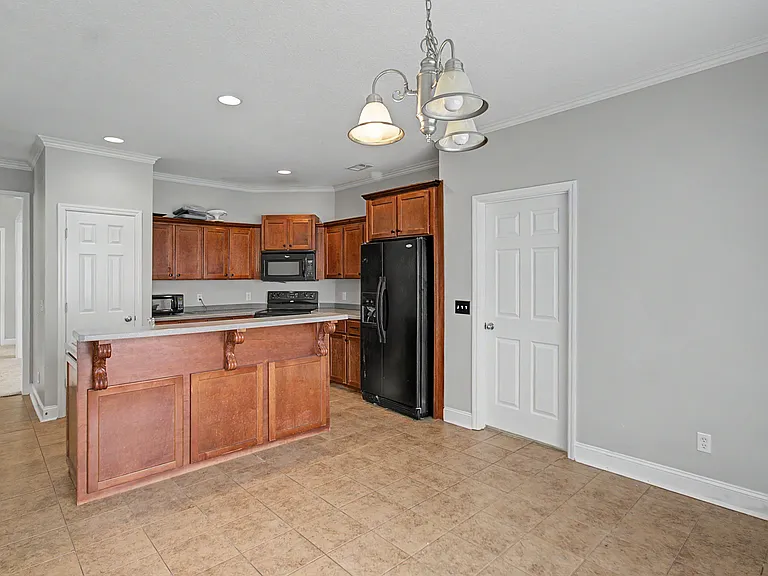 158 Ashley Ln NE — Photo 9