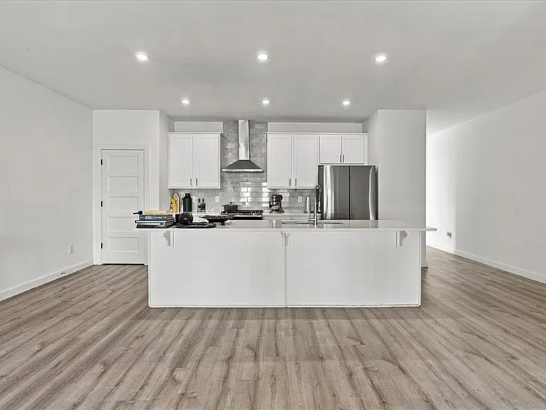 1077 Glen Opal Dr — Photo 11