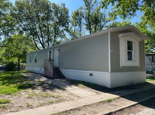 953 S 73rd Ter, Kansas City, KS 66111