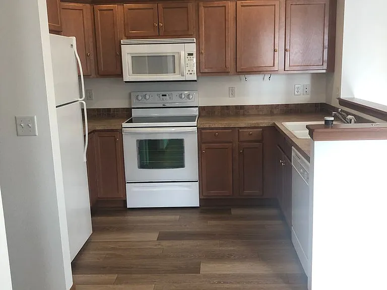 1664 SW Stremler Dr — Photo 3