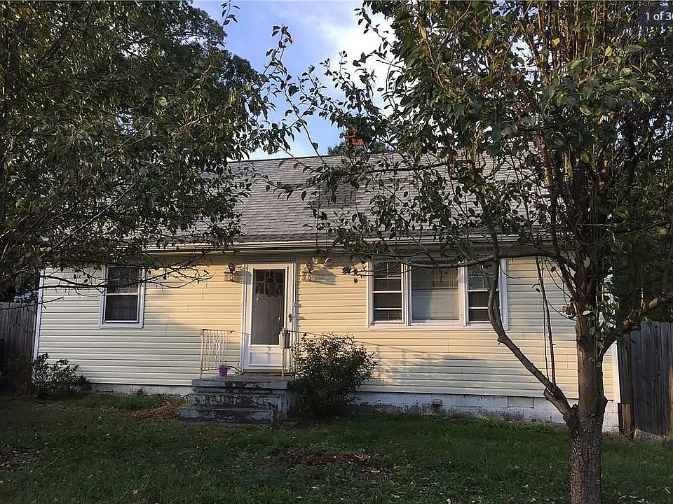 2nd image of 2200 Kent St
