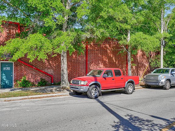 5th image of 712 N 4th Street