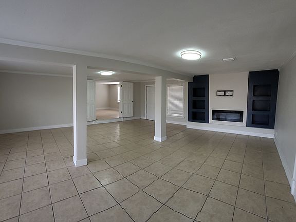 2nd image of 601 Riverview Ave