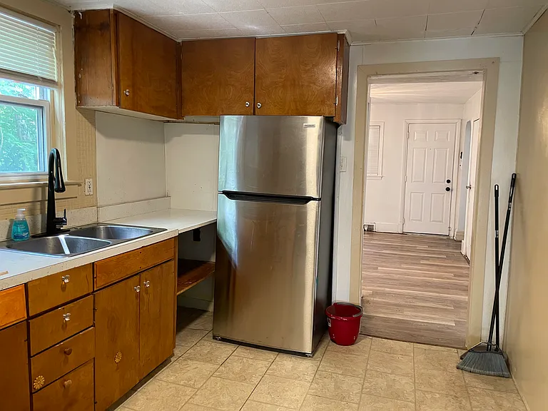 69 Lake St — Photo 10