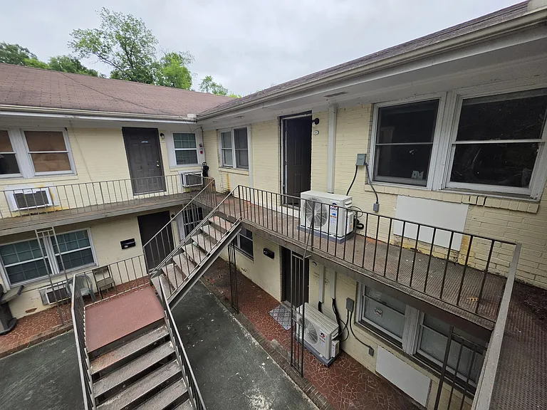 1403 W Chapel Hill St #B3 — Photo 17