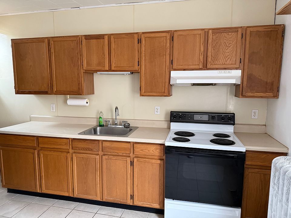 2nd image of 27 W Main St