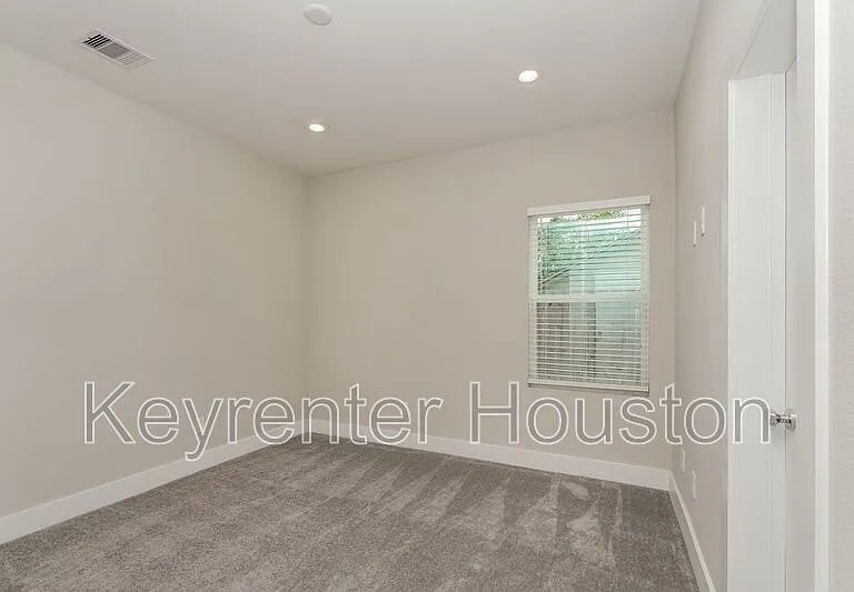 8318 Curry Rd — Photo 12