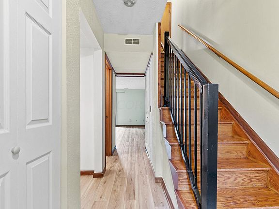 2nd image of 3123 Arlingtowne Ln
