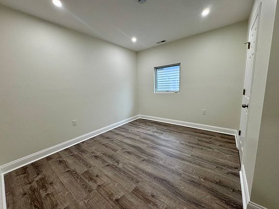 5th image of 2413 Woodstock Ave Floor 2