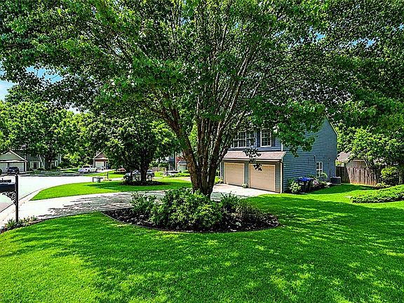 3rd image of 5261 Underhill Ln