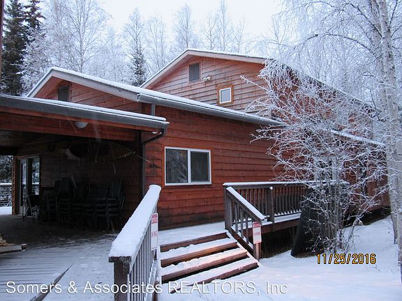 3rd image of 2861 Beverly Ln #B