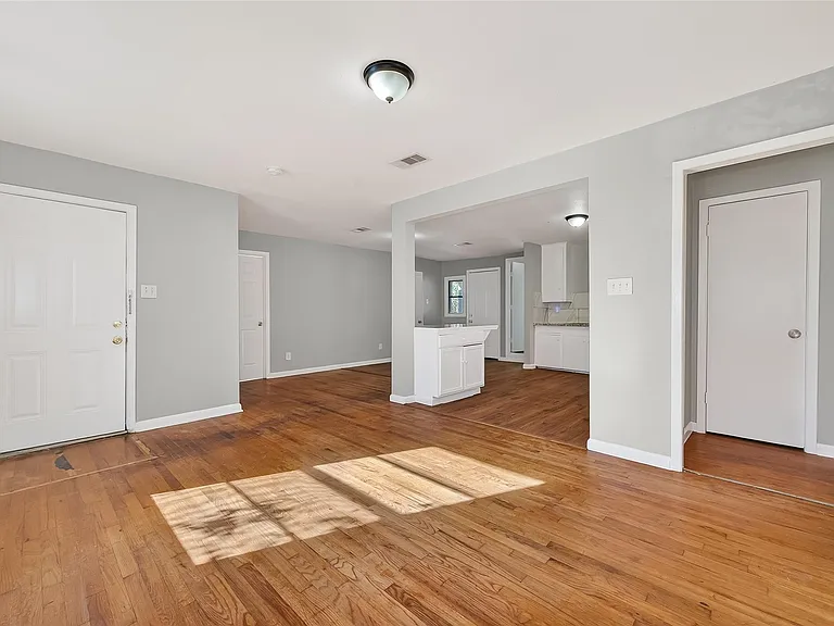 6127 Beldart St — Photo 3