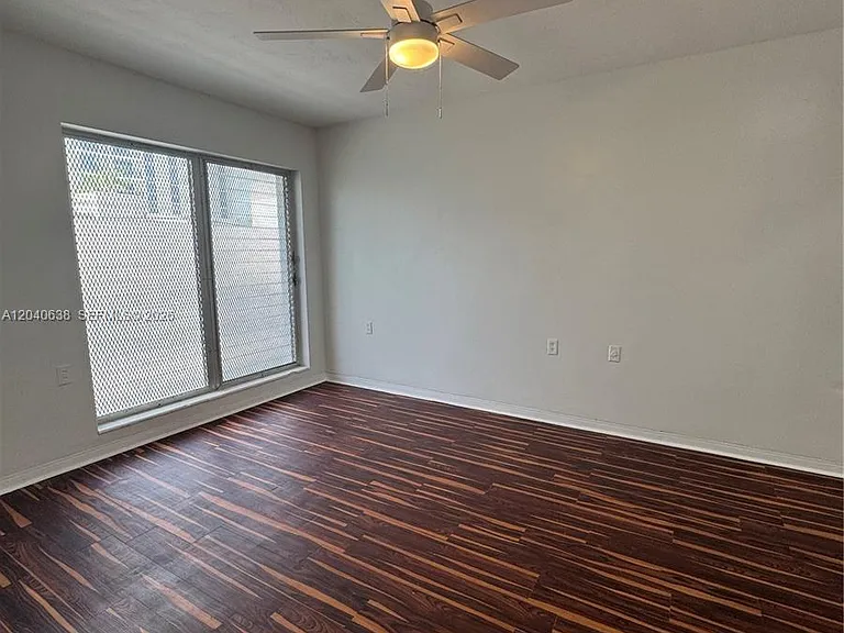 1600 NE 114th St #204 — Photo 4