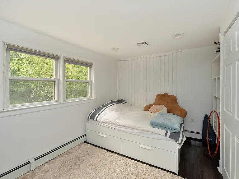 40-05 Brookside Ave — Photo 14