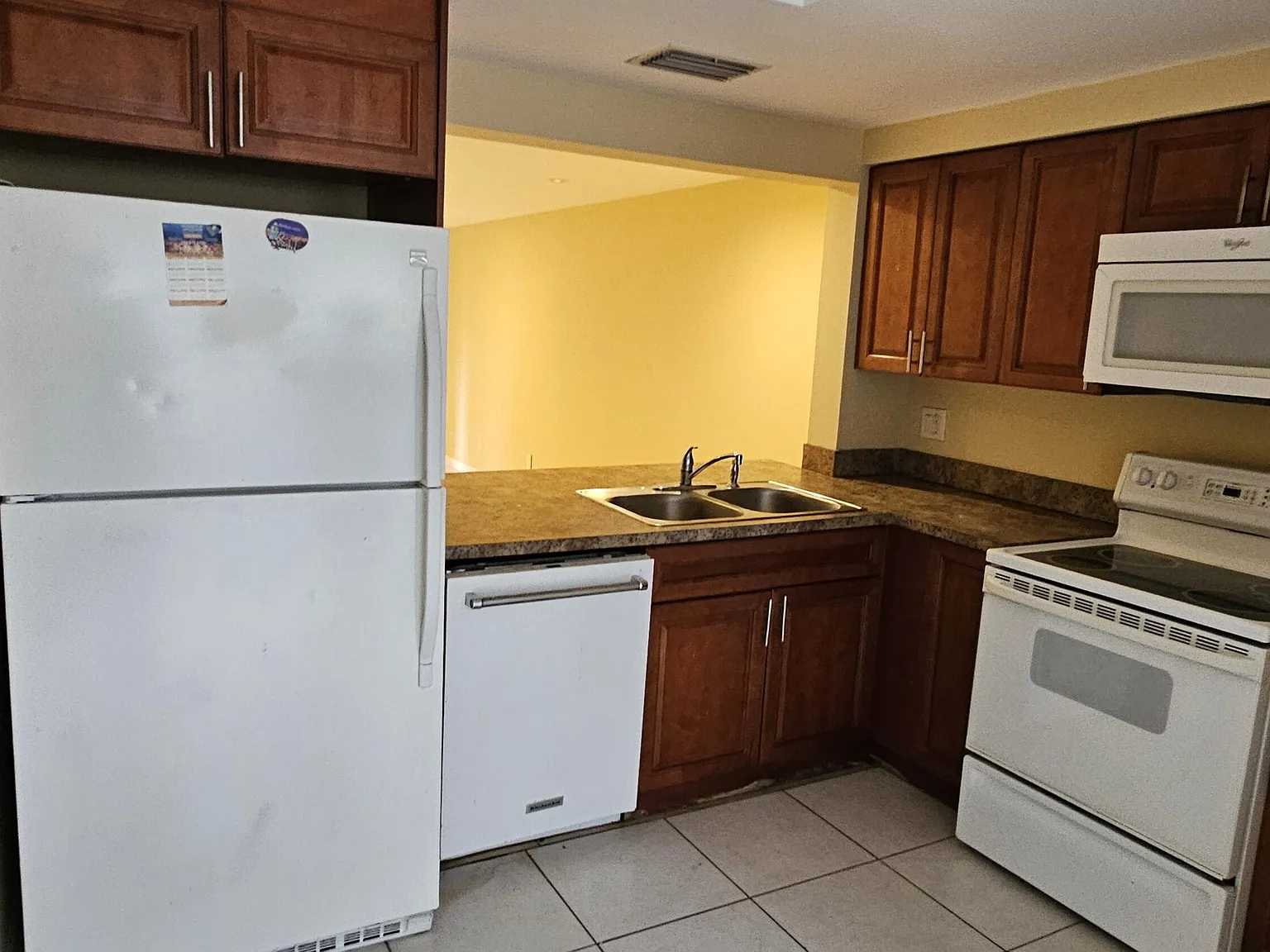 3 bed, 2.5 bath, 1429 sqft, $2,600 — Photo 4