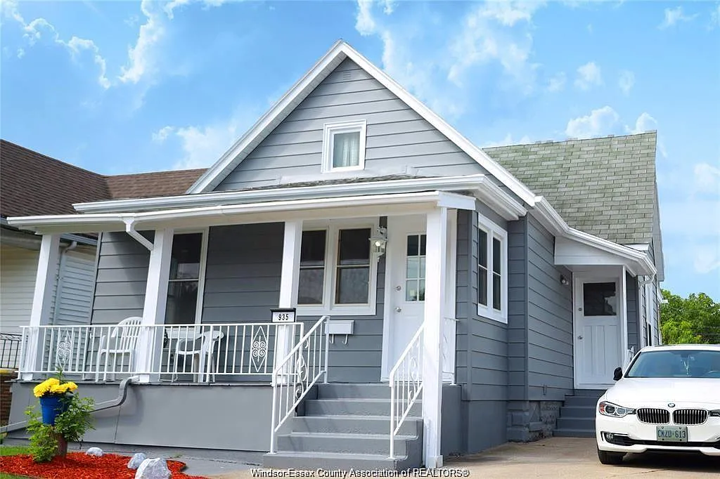 2 bed, $1,300 — Photo 2