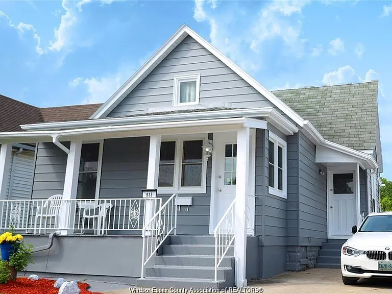 935 Langlois Ave #LOWER — Photo 2