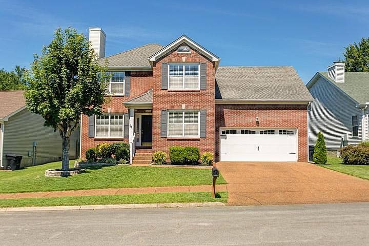 Storybook, freshly update home in desirable Williamson Count