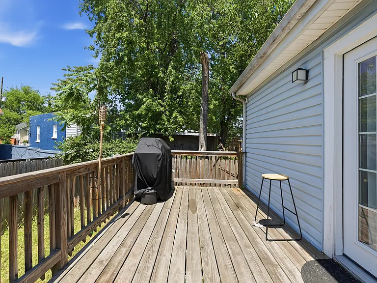4318 Lawrence St — Photo 28