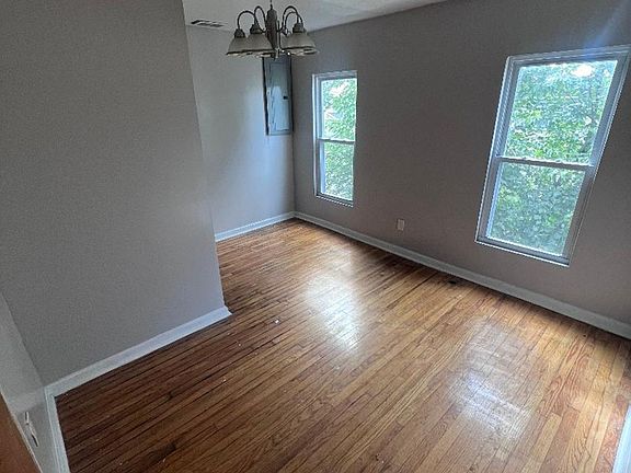 4th image of 87 Glenwood Ave