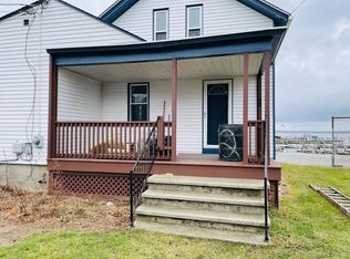 32 Woodbine Ave, Barrington, RI 02806