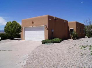 1401 McCurdy Cir, Espanola, NM 87532