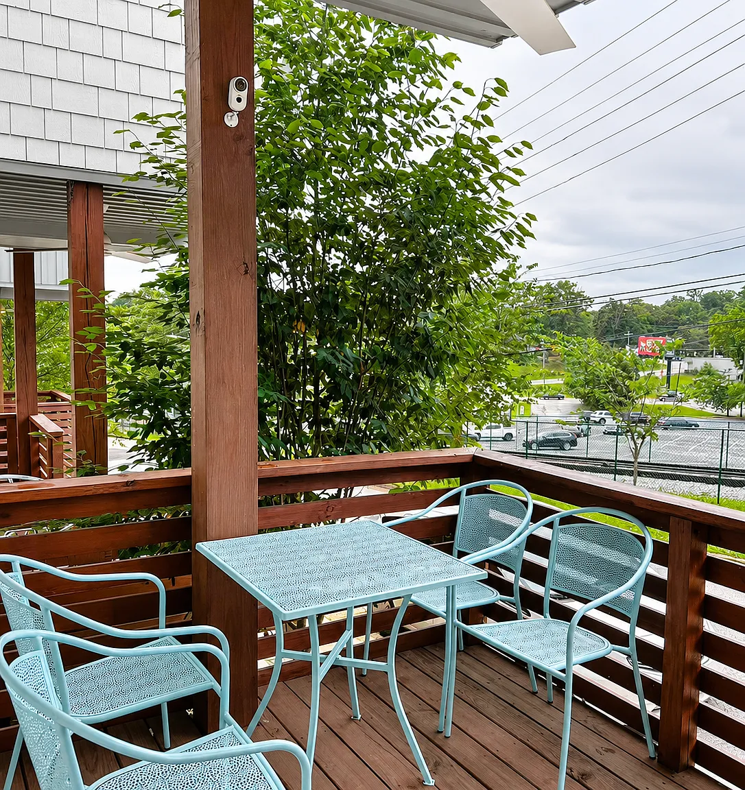 1 bed, 988 sqft, $2,019 — Photo 2