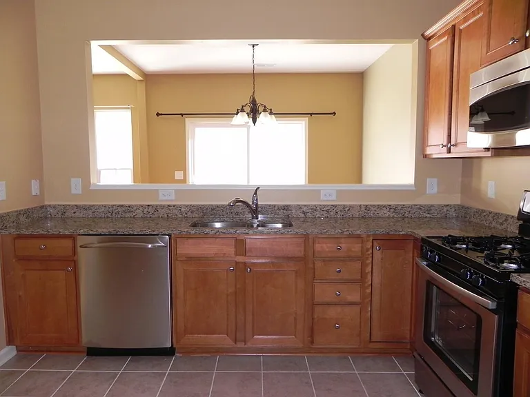 1409 Corwith Dr — Photo 9