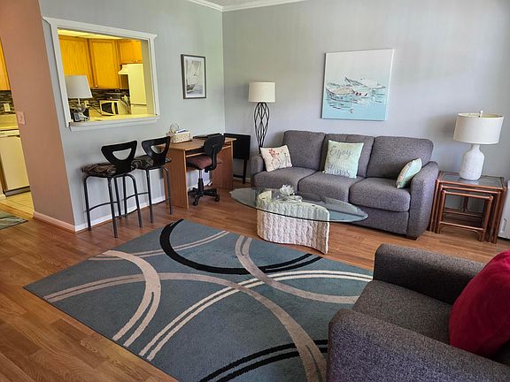 3rd image of 138 Newport I