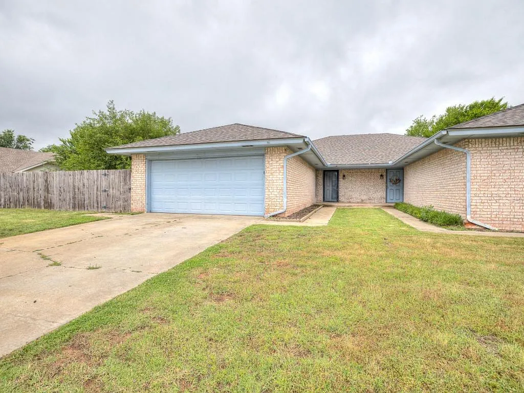 523 N Robin Way — Photo 2