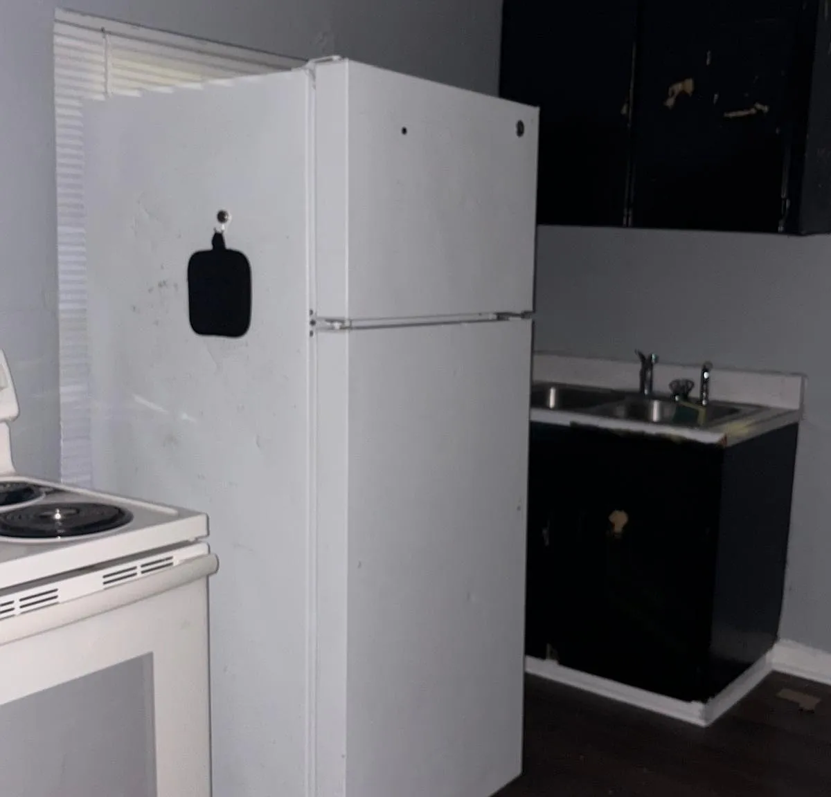2 bed, 700 sqft, $1,200 — Photo 3