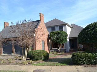 29 Autumn Hill Dr, Jackson, MS 39211