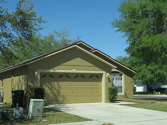 2nd image of 2334 Hickory Pine St
