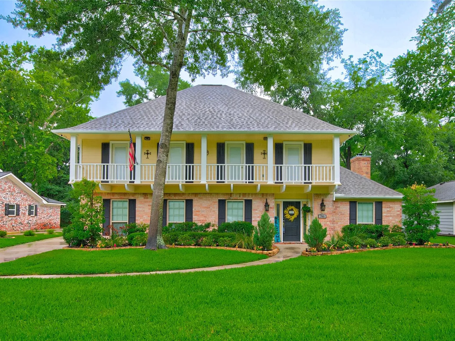 5 bed, 2.5 bath, 2822 sqft, $3,300 — Photo 1