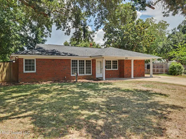 20 Woodglen Dr, Gulfport, MS 39507