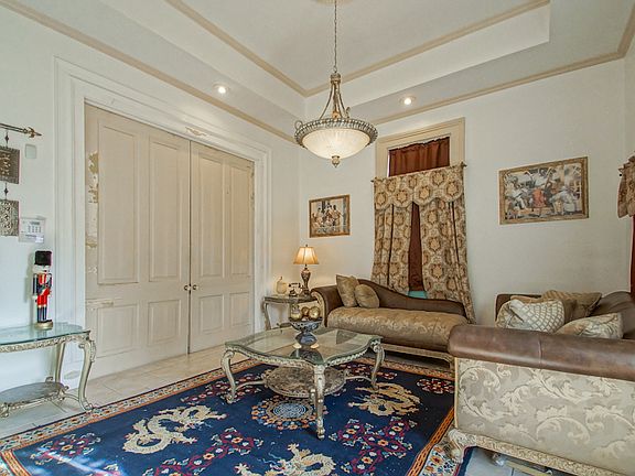 4th image of 4035 Annunciation St