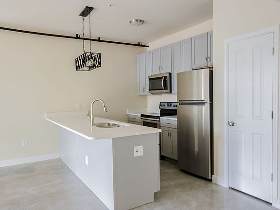 4th image of 808 N 21st St #5