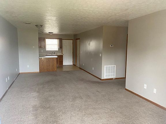 3rd image of 501 Brookhaven Ct
