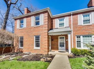 196 Green Bay Rd, Glencoe, IL 60022