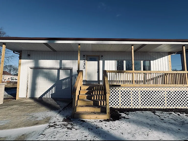 235 S Railroad Ave — Photo 1