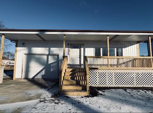 235 S Railroad Ave, Paxton, IL 60957
