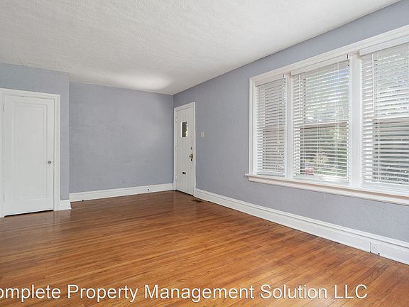 3rd image of 7229 Dartmouth Ave