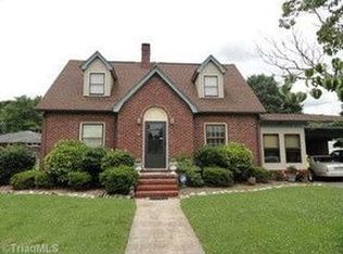104 School St, Thomasville, NC 27360