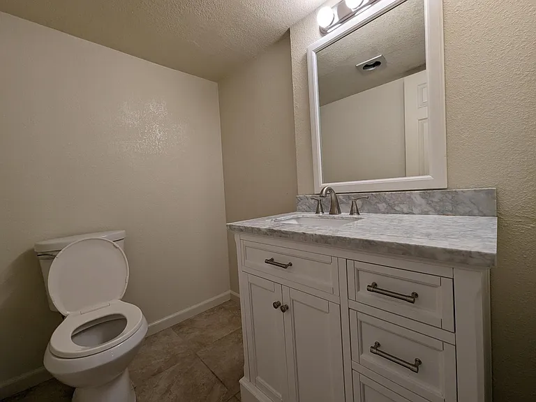 4058 Mahaila Ave #F — Photo 22