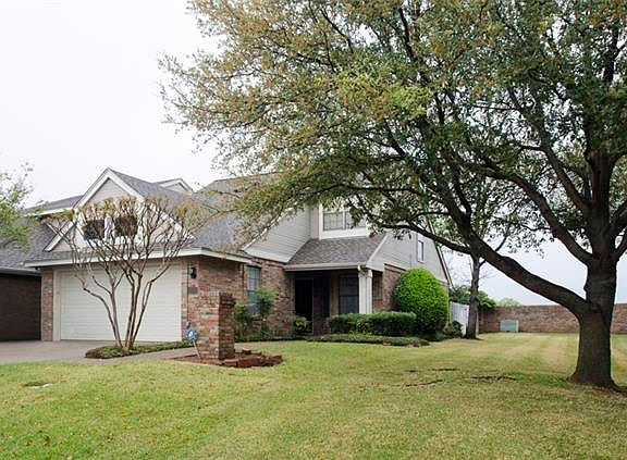 3rd image of 4716 Village Oak Dr