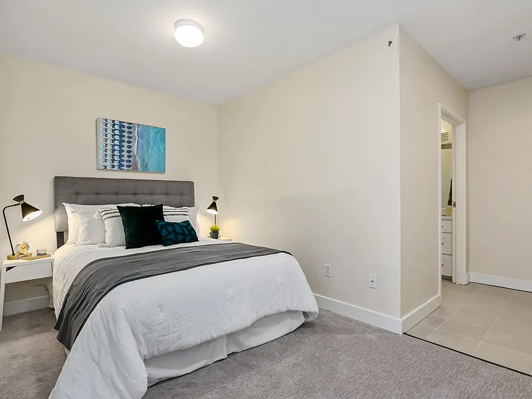 2440 Western Ave #604 — Photo 4